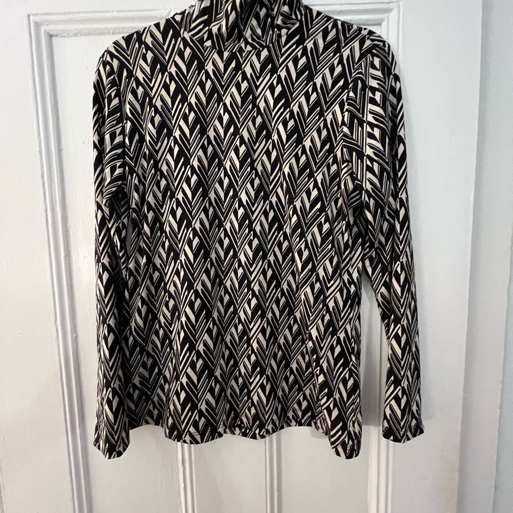 J. McLaughlin Black and Cream Patterned Top